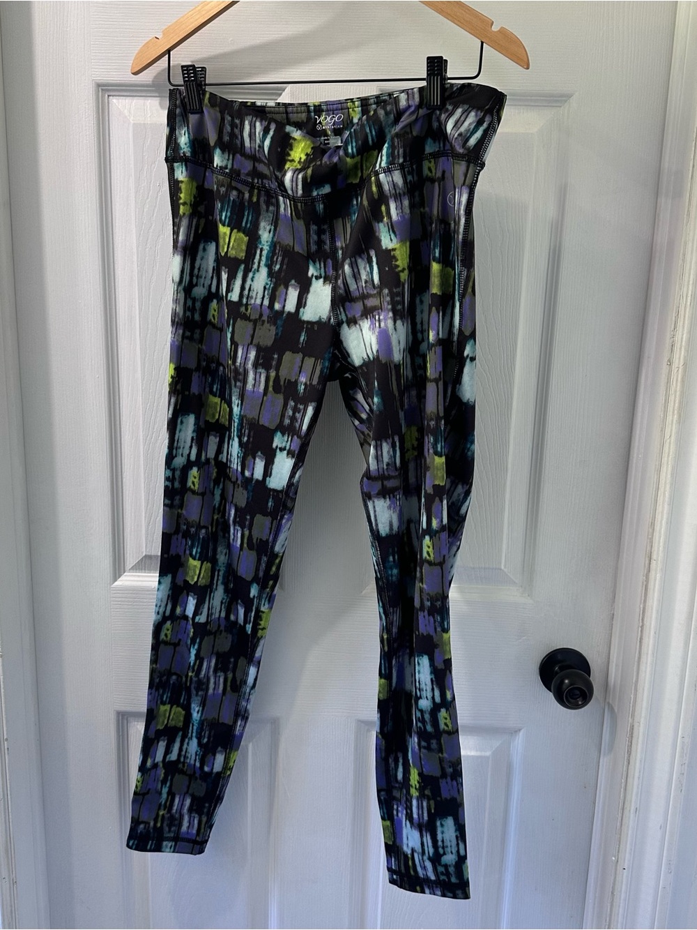 VOGO Athletica Black Multi-Color Abstract Print Leggings